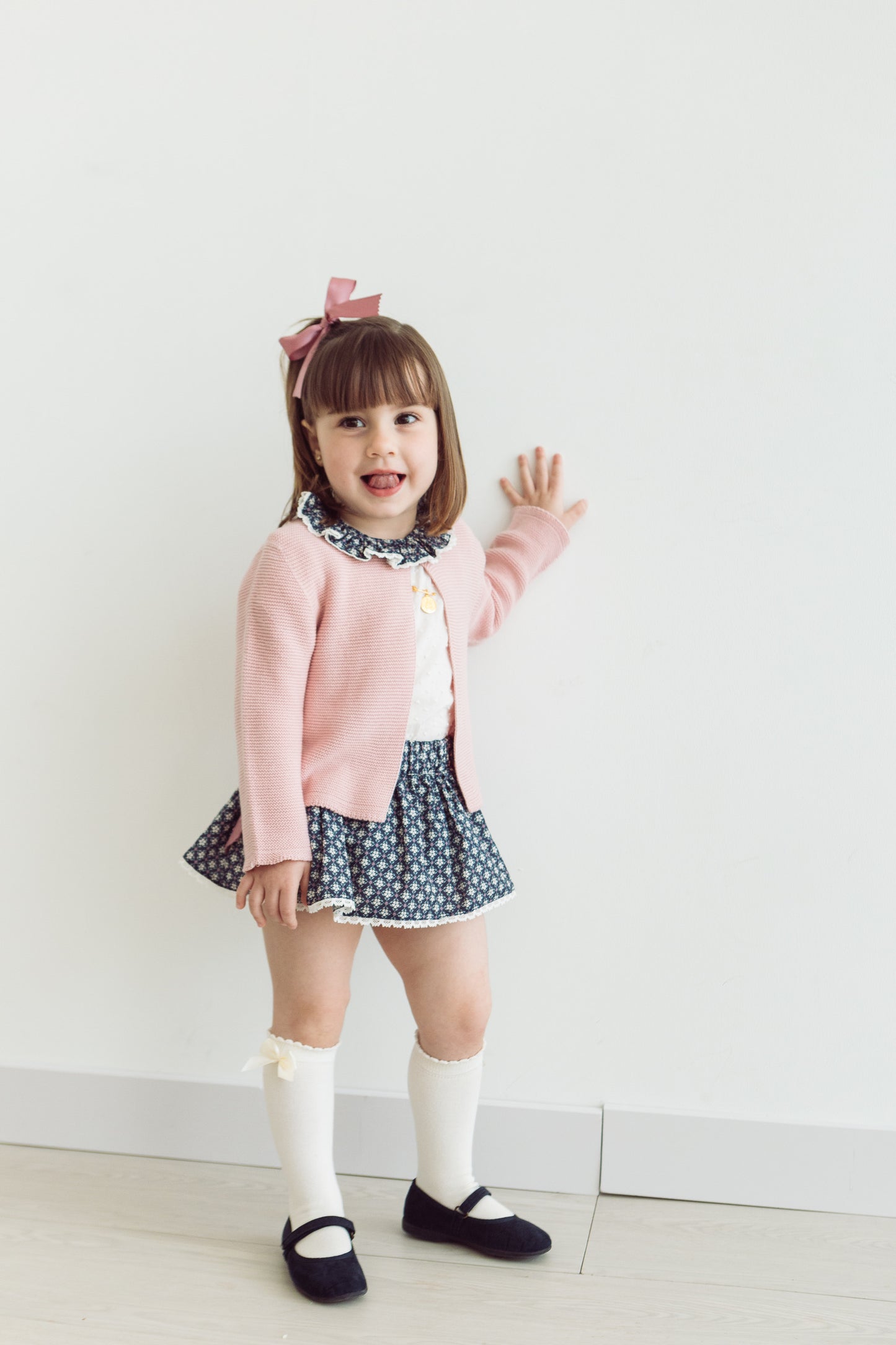 Conjunto MatchyCuello falda c/lazos geometrica azul marino