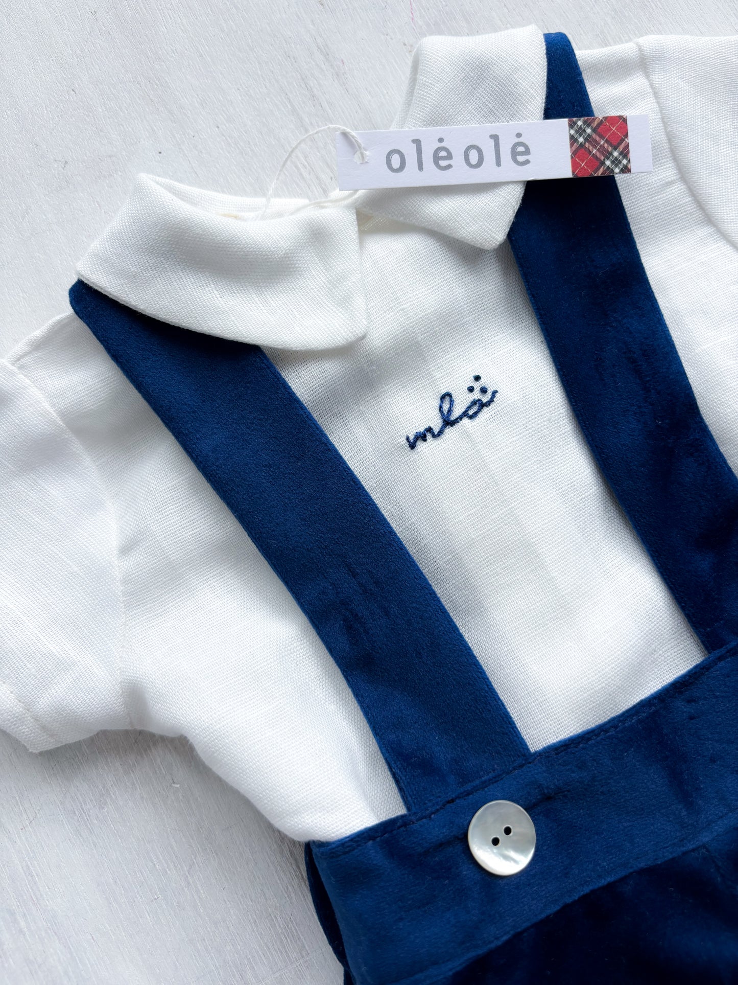 Conjunto bombacha c/tirantes varón velvet marino bordado a mano