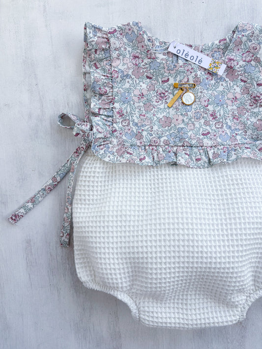 Pelele flores medias rosa combinada