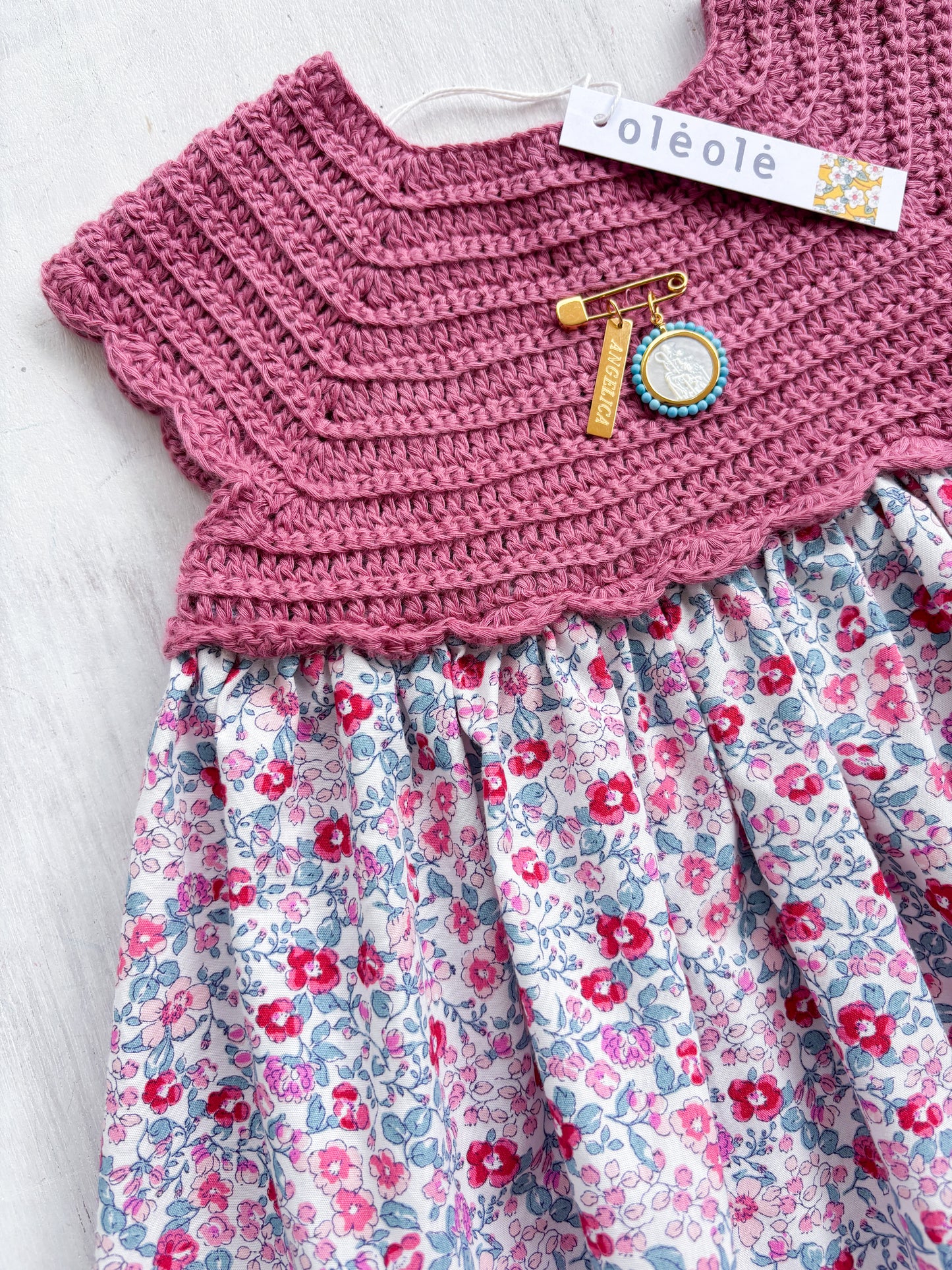 Vestido tejido flores medianas fucsia