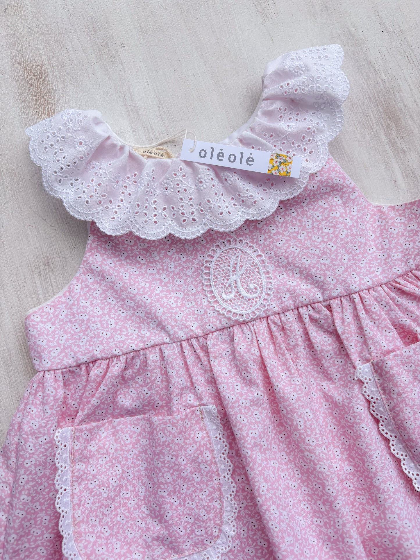 Vestido bolsillo ojitos rosados