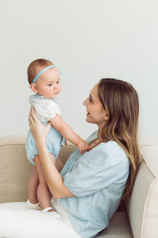 Conjunto Matchymatchy bombacha flores mini fondo azul