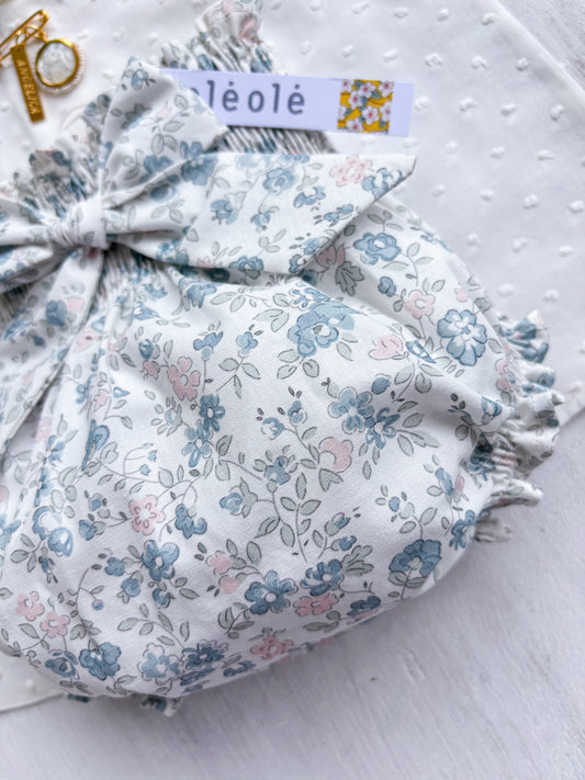 Bombacha flores medianas azul grisáceo y rosado