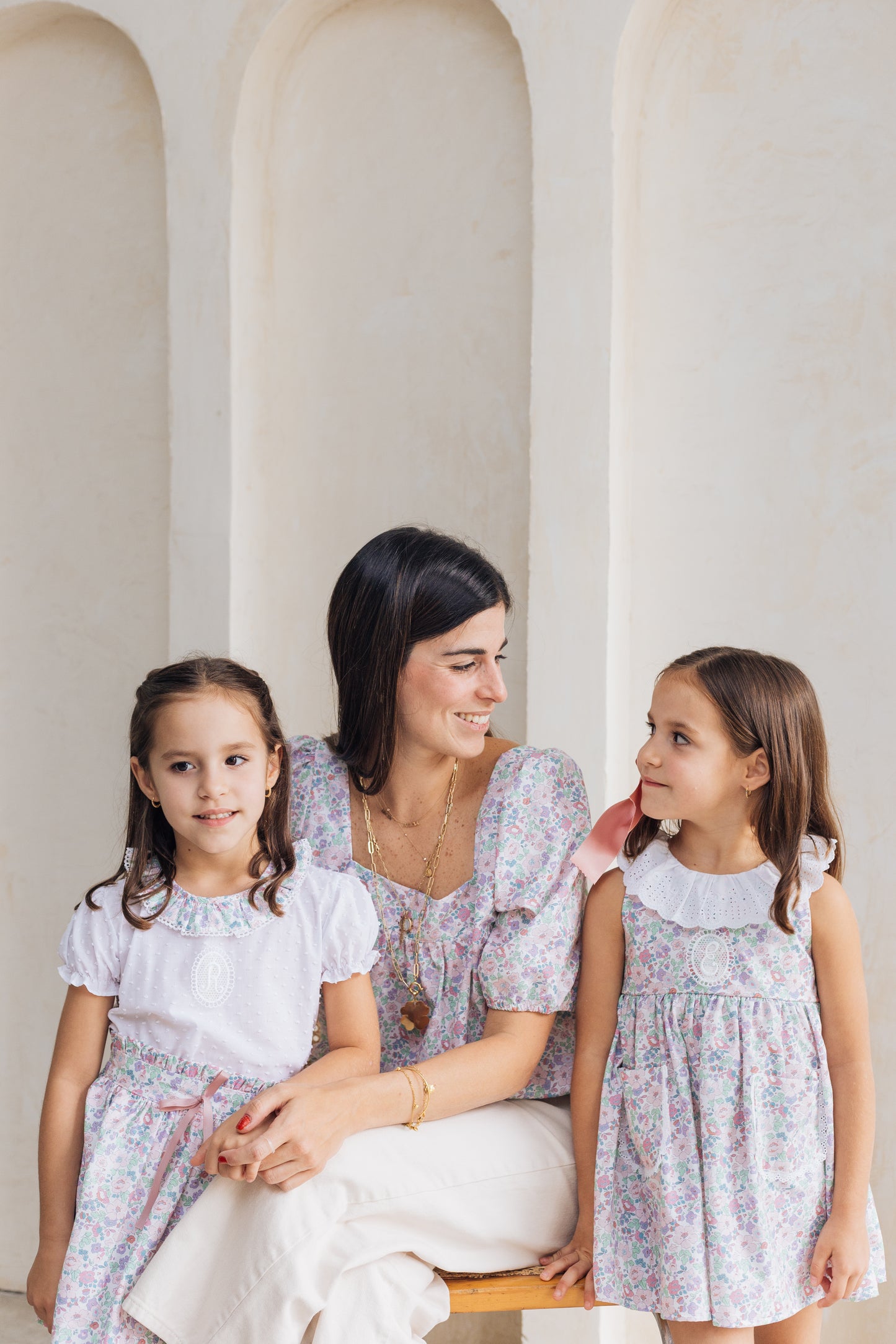 Camisa de mamá flores grandes tipo liberty rosadas