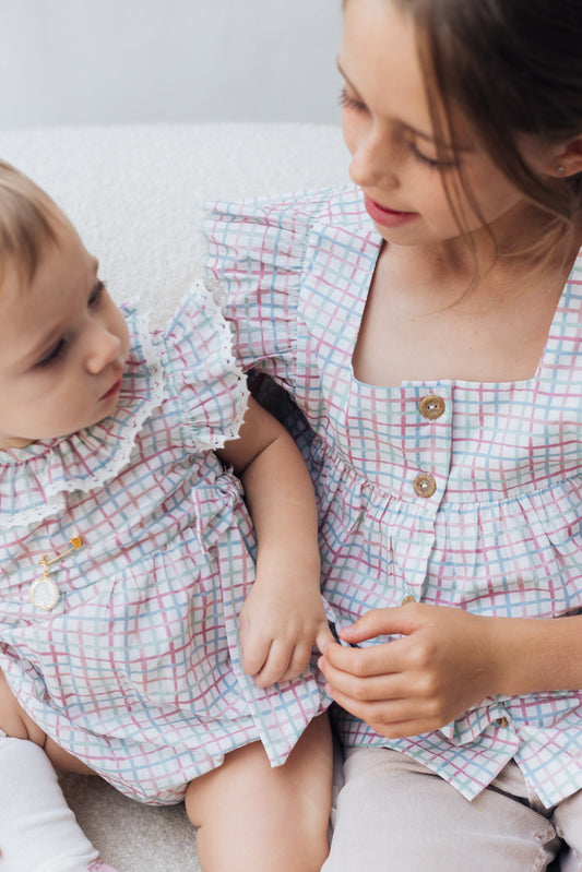 Camisa volante cuadros azul, rosado y verde