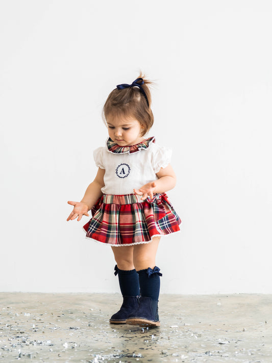 Conjunto MatchyCuello falda c/lazos cuadros rojos y crudo personalizado