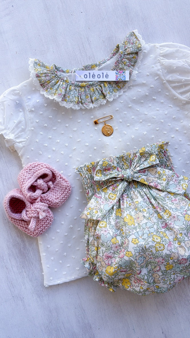 Conjunto MatchyCuello bombacha flores medianas amarillo y verde agua combinado