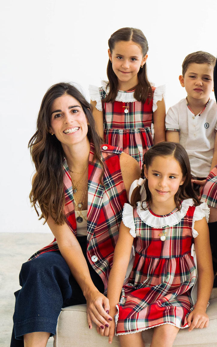 Chaleco de mamá cuadros rojos y crudo