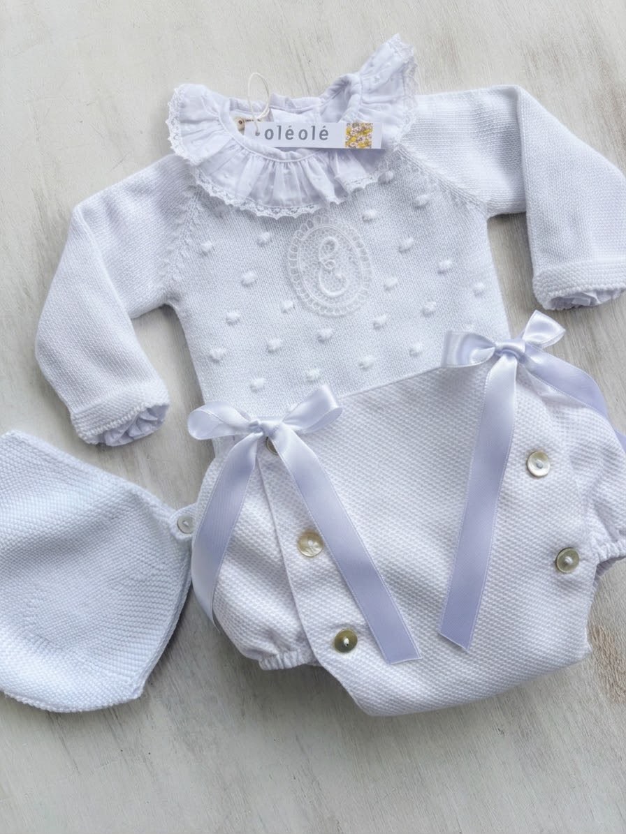 Conjunto suéter, gorro y panty piqué blanco