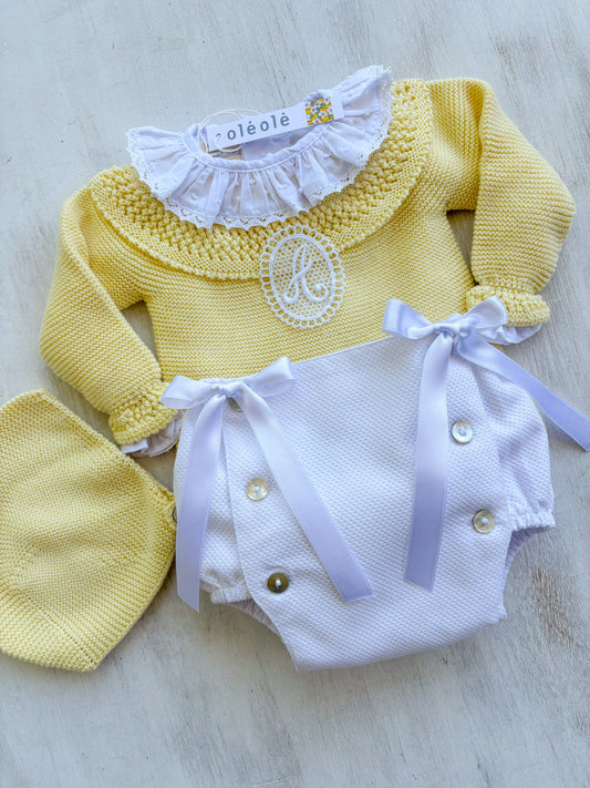 Conjunto suéter, gorro y panty piqué amarillo