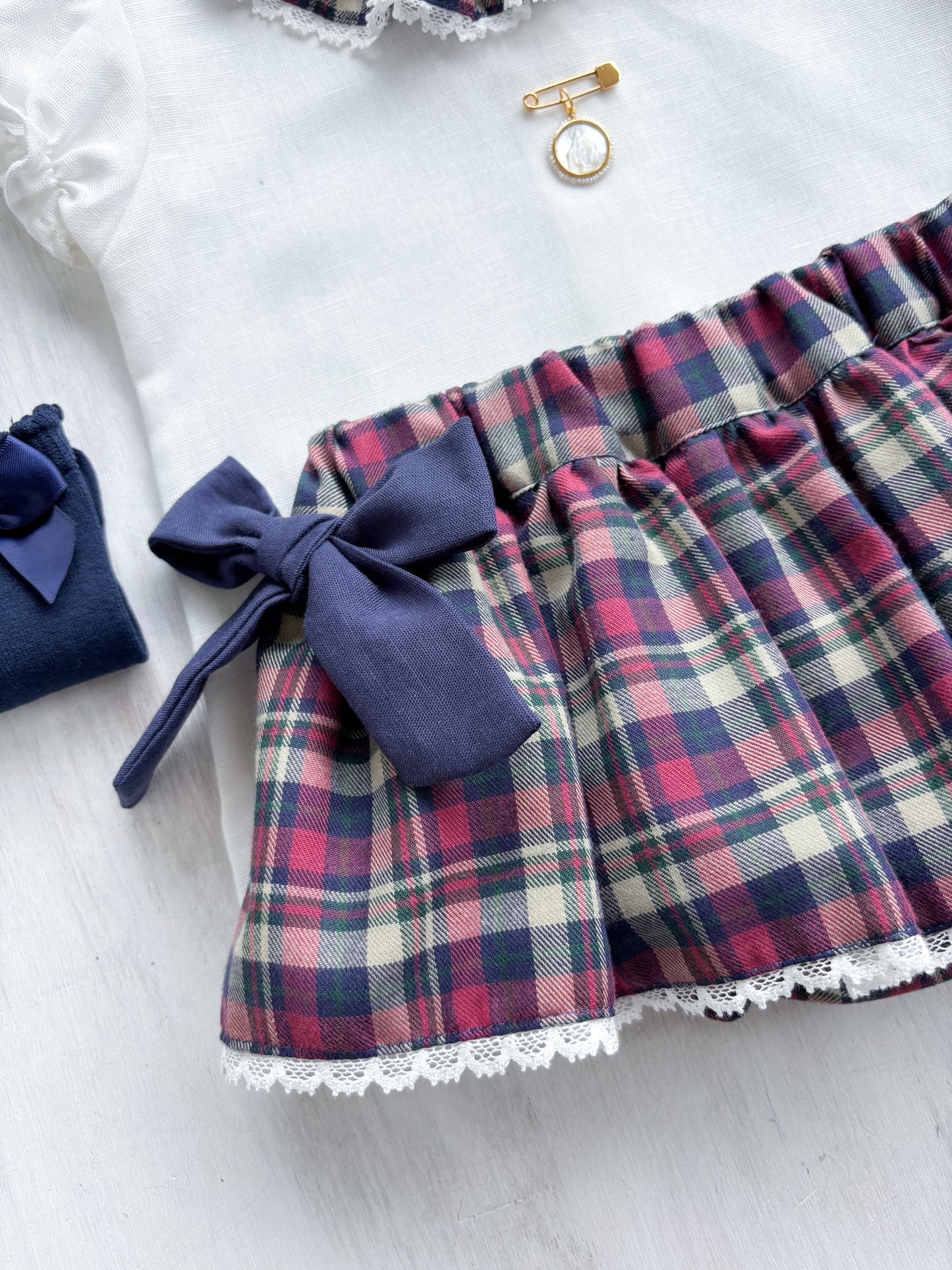 Conjunto MatchyCuello falda c/lazos cuadros magenta y marino