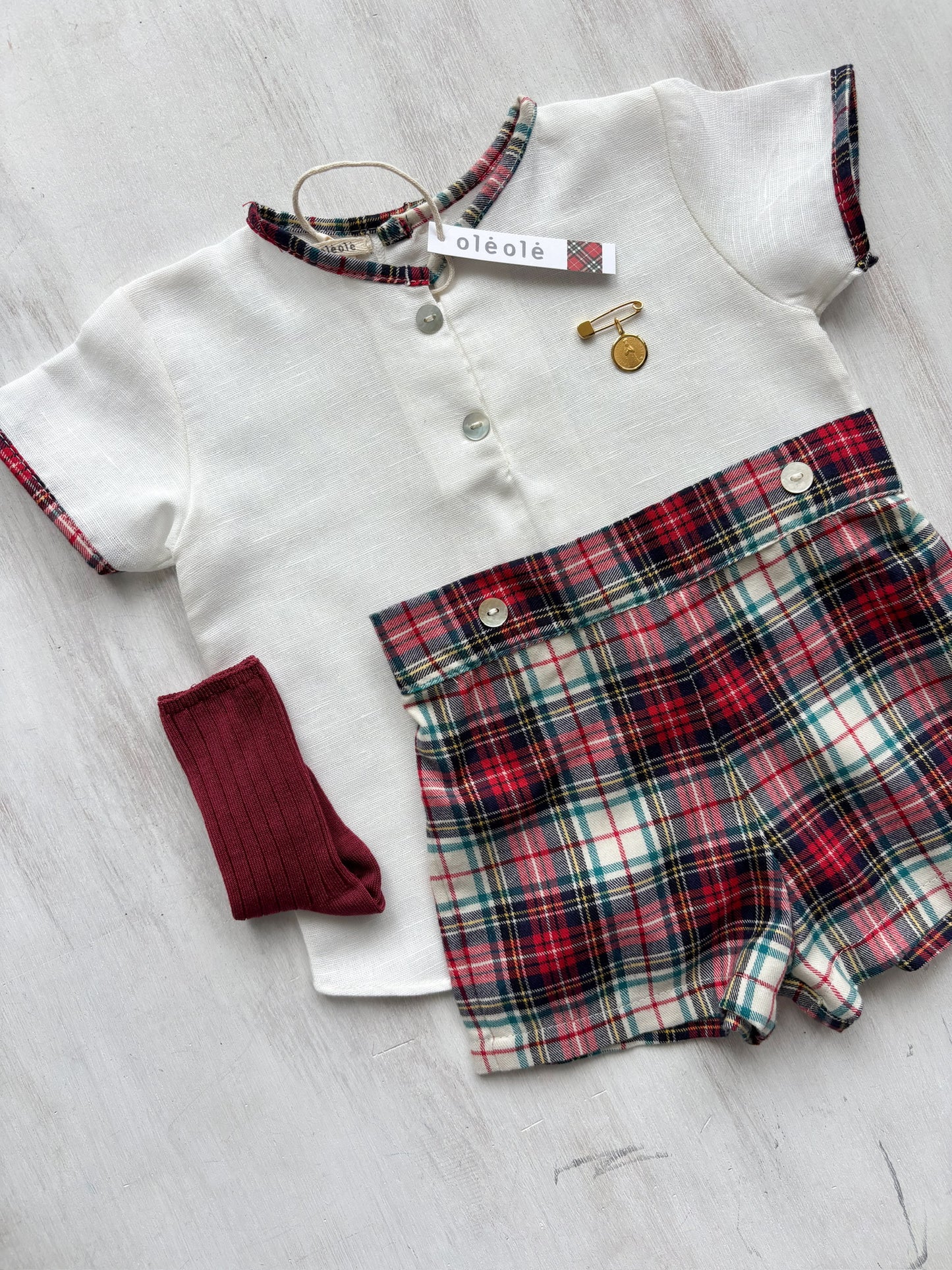 Conjunto varón short tartán burdeos y beige