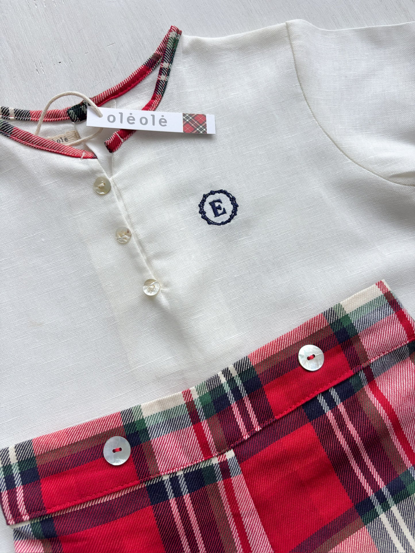 Conjunto varón short cuadros rojos y crudo personalizado