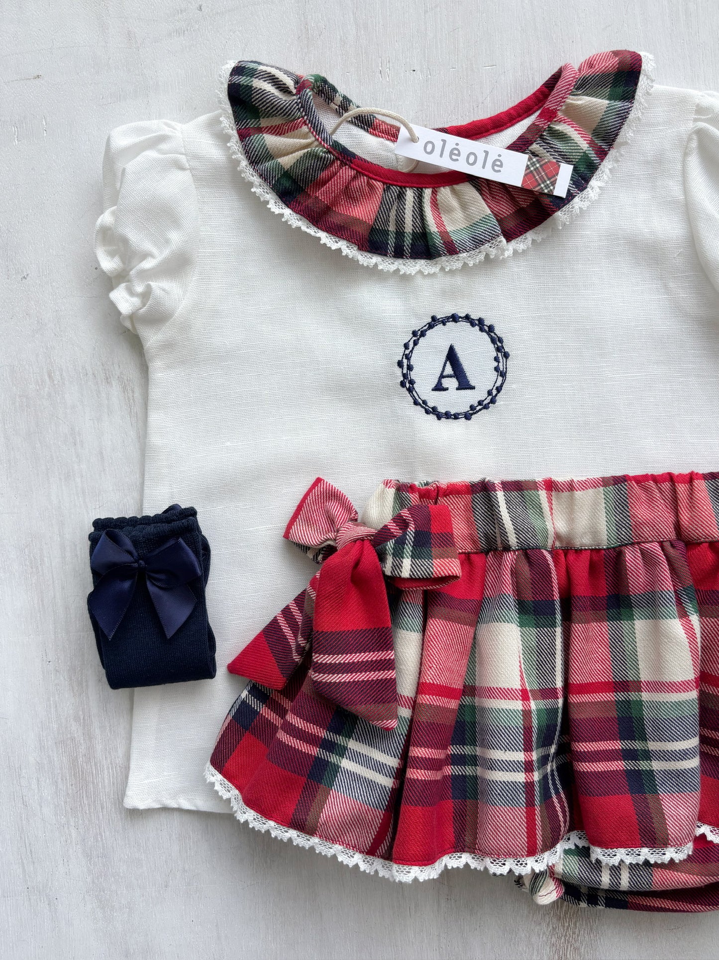 Conjunto MatchyCuello falda c/lazos cuadros rojos y crudo personalizado