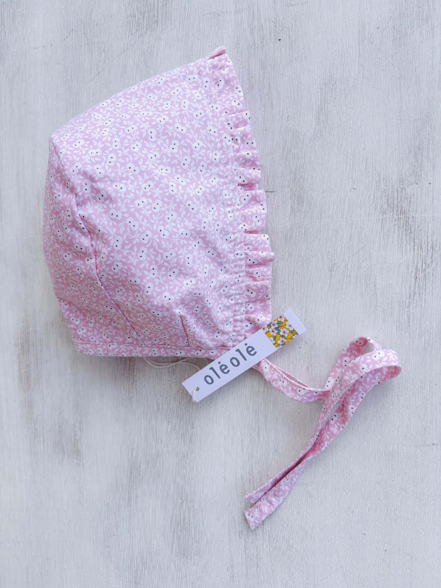 Gorro ojitos rosados