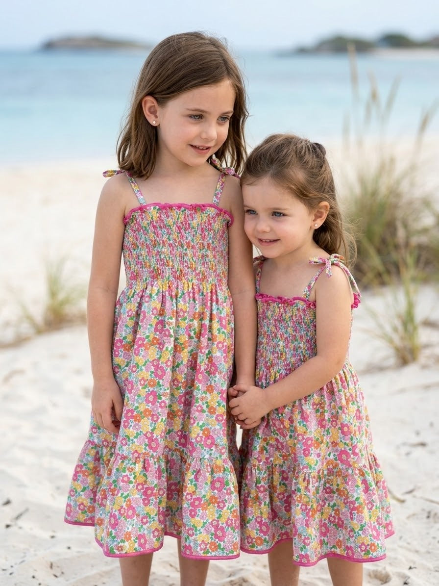 Vestido arruchado flores tipo Liberty fucsia