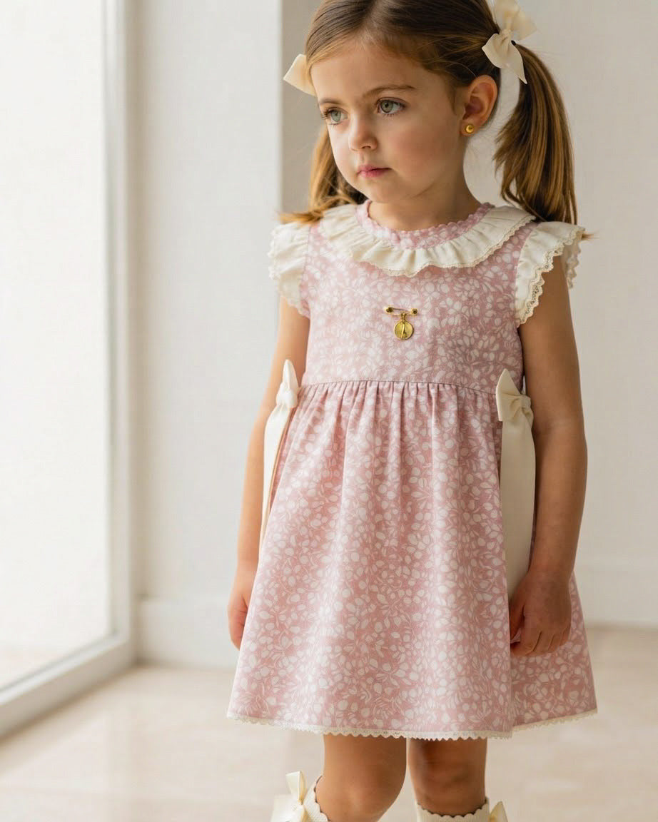 Vestido ranita fondo rosado pompón crudo