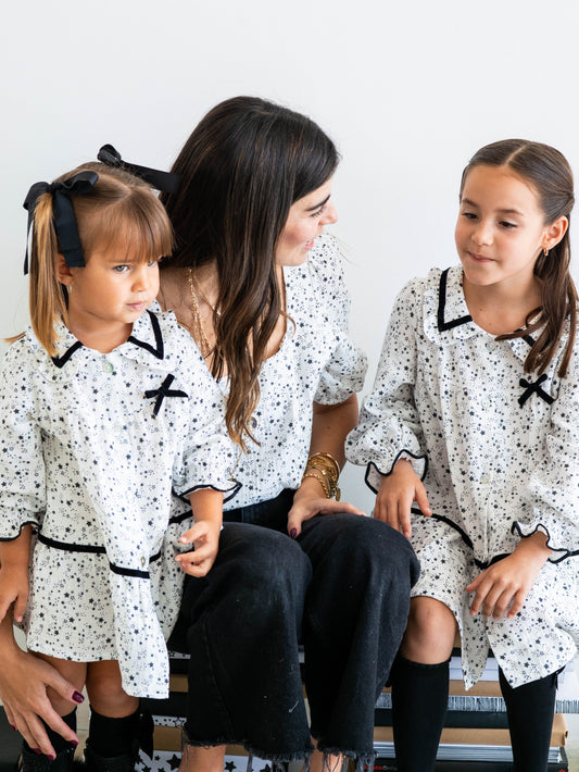 Camisa de mamá boblé estrellitas negras