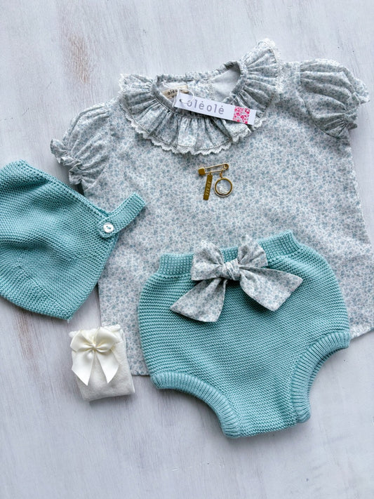 Conjunto panty tejida flores mini azul grisáceo y rosado