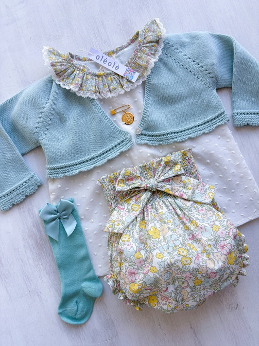 Conjunto MatchyCuello bombacha flores medianas amarillo y verde agua combinado