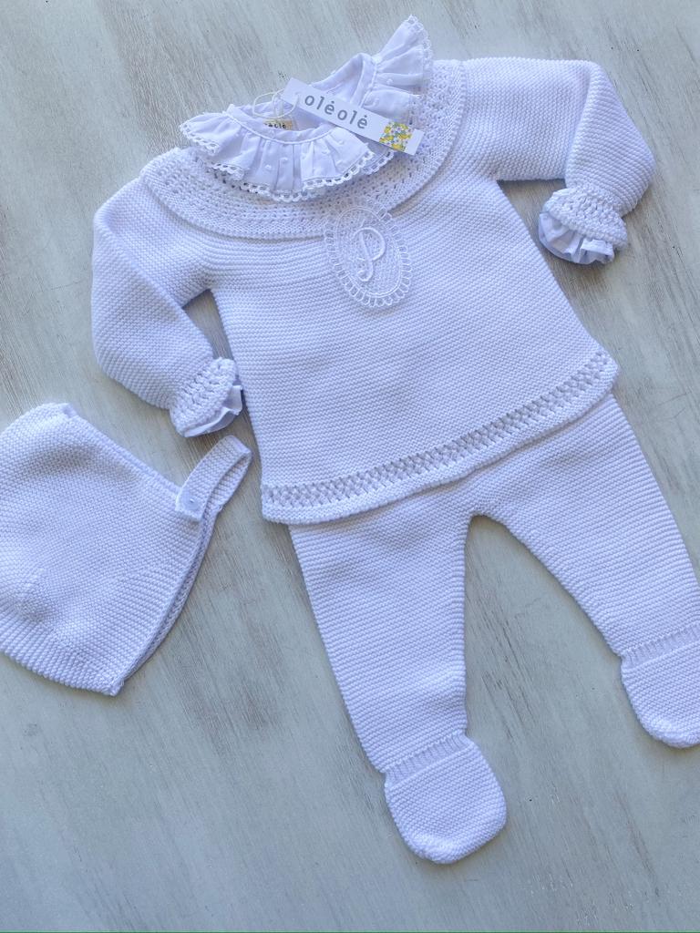 Conjunto tejido c/gorro blanco